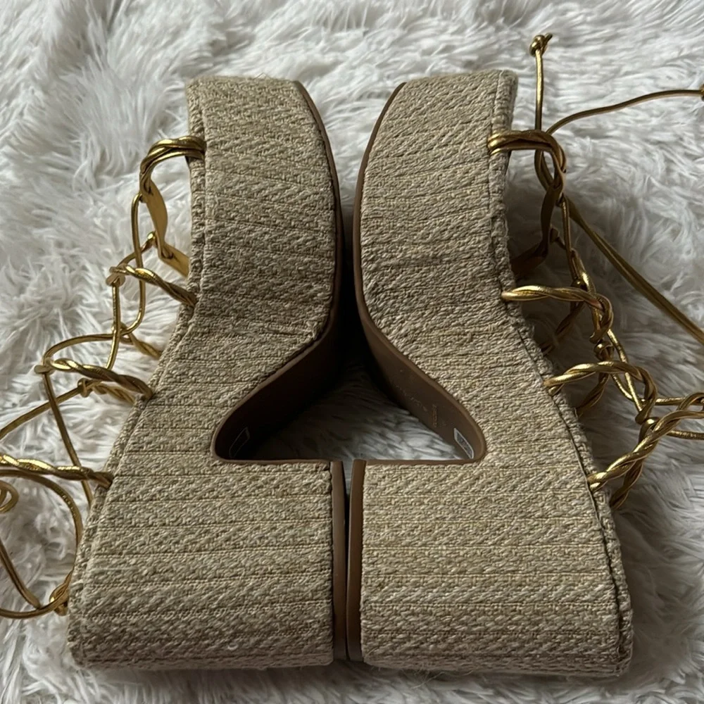 Larroude Coco Platform Sandal In Raffia and Gold Metallic Leather